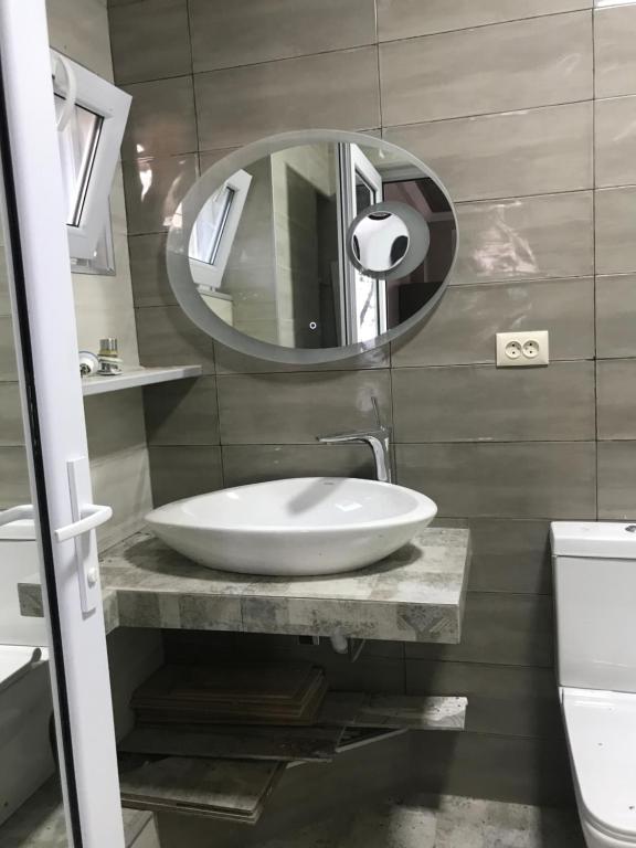 Mana-Mana room 6